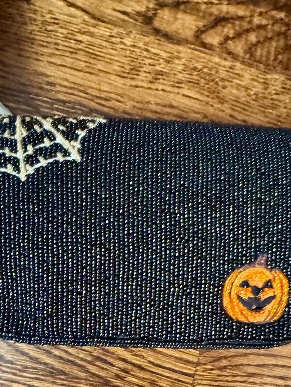VIRAL Beaded Halloween Purse with Embroidered Dogs In Costumes - Picture 5 of 7